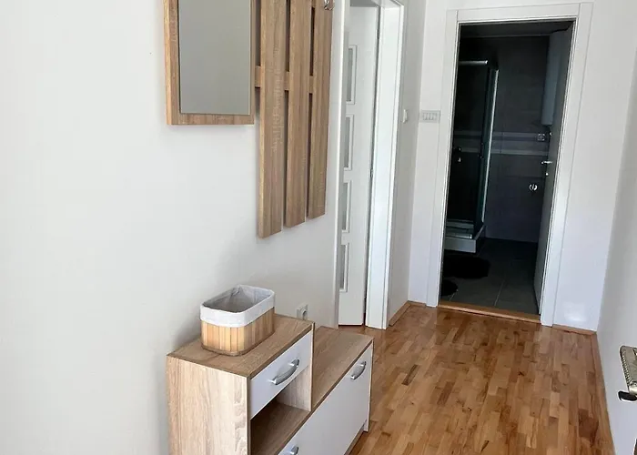 アパート Ramonda Ni